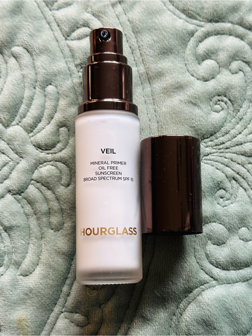 Hourglass Veil Mineral Primer Oil Free Matte Base - Picture 2 of 4